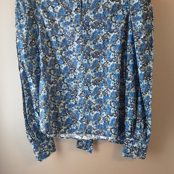Stradivarius Blue Floral Blouse, Statement Sleeves, Tie at Collar NWOT Small - Picture 10 of 16